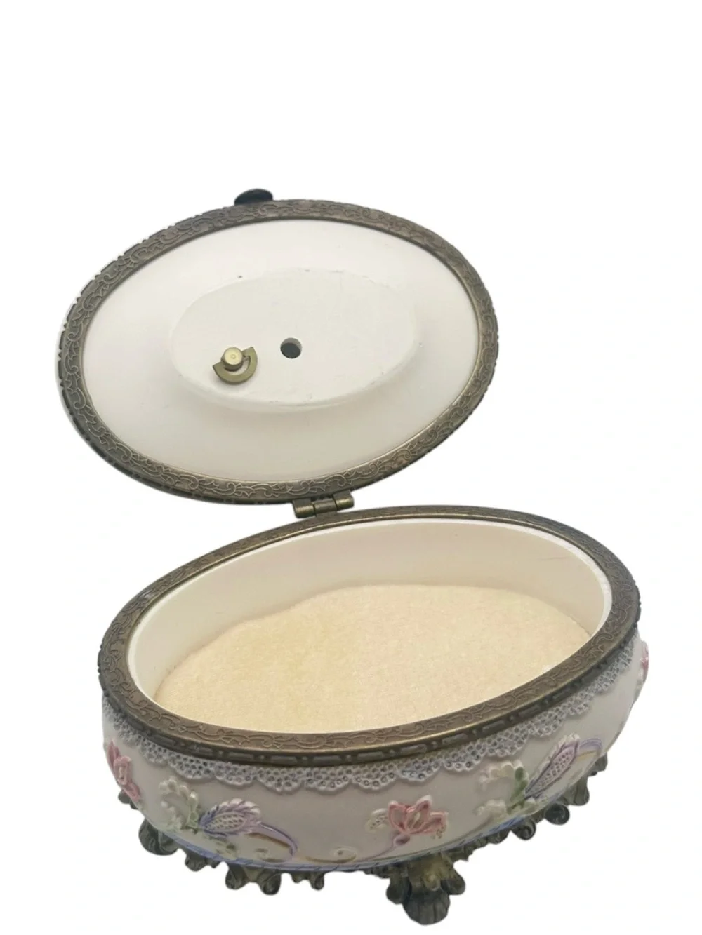 Vintage-Inspired Oval Trinket Music Jewelry Box with Cameo Scene - Cream & Black